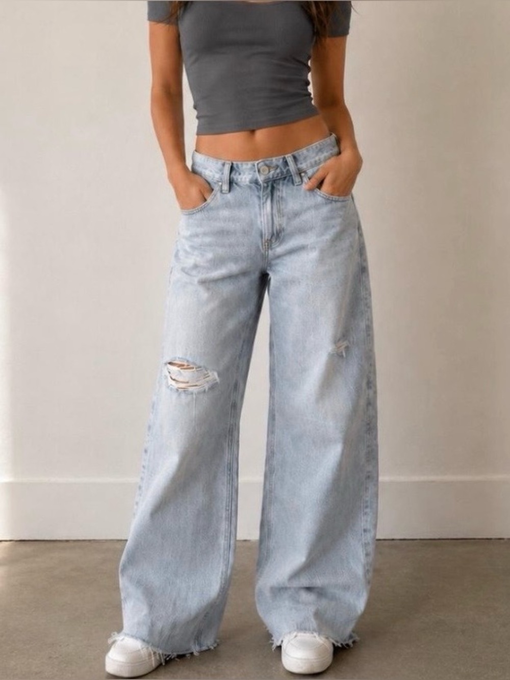HOLLISTER Low-Rise Baggy Jeans